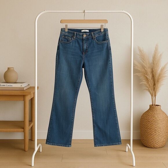 Levis 512 Perfectly Slimming Boot Cut Women’s Jeans Size 14‎ M - Picture 1 of 9
